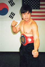 설립자 권영철 회장